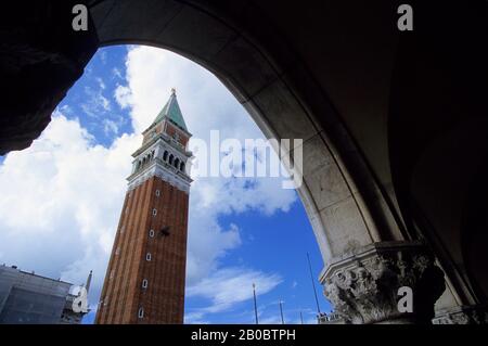 ITALY, VENICE, PIAZZA SAN MARCO, CAMPANILE OF SAN MARCO Stock Photo