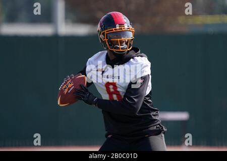 LA Wildcats quarterback Josh Johnson (8) throws the ball during practice, Wednesday, Feb. 19, 2020, in Long Beach, Calif. (Photo by IOS/ESPA-Images) Stock Photo