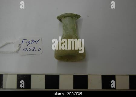 miniature bottle, Miniature bottle from a series of 21 mainly light green and decolored Roman glass bottles. See also doctoral thesis J. Hendriks 2006., miniature bottle, glass, h. 5.2 cm (max.), Coptic Period, Islamic 1st-3rd Century, Egypt Stock Photo