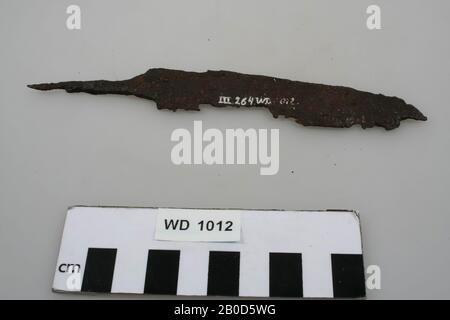knife, metal, iron, L. 15.3 cm, medieval, The Netherlands, Utrecht, Wijk bij Duurstede, Wijk bij Duurstede, Dorestad Stock Photo