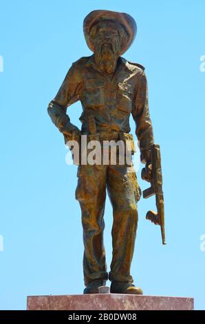 Bronze statue of the venerated Cuban revolutionary Camilo Cienfuegos (Gibara, southeastern Cuba) Stock Photo