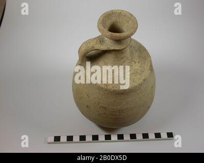 Ancient Near East, crockery, earthenware, D max 12.8 cm, H 19.5 cm, D neck 4.9 cm, D foot 6.5 cm, Iron Age IIA 925-722 BC, Palestine Stock Photo