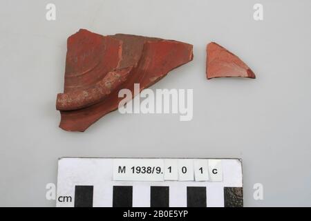 2 Shards, including a part of the underside of a bowl., Fragment, pottery, terra sigillata, roman, Germany, unknown, unknown, Cologne Stock Photo