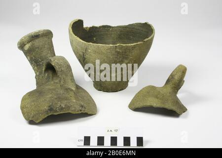Ancient Near East, crockery, earthenware, H 29.2 cm, D 17 cm, complete object Stock Photo