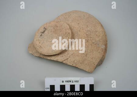 A large fragment of a bowl with a ring bottom, crockery, earthenware, L 19 cm, W 18.8 cm, H 5.7 cm, Late Bronze Age 1550-1200 BC, Palestine Stock Photo