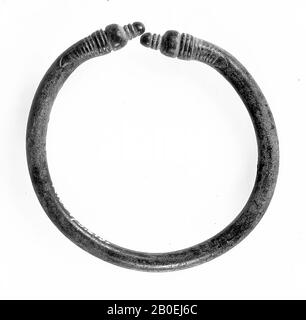 bracelet, bronze, ø 6 cm, Roman period, Italy Stock Photo