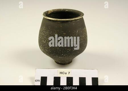 The Netherlands Roman period, urn, pottery, h, 9 cm, diam, 9 cm, roman, the Netherlands, Limburg, Heerlen, Heerlen Stock Photo