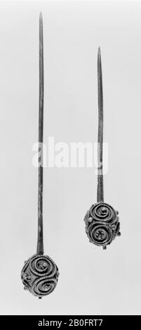 Hair or clothing needle with a decorated round button. Viking