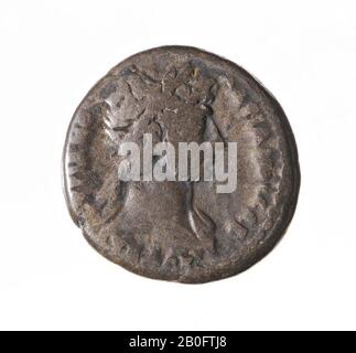 coin, tetradrachm, Hadrian, Vz: Hadrianusbust r., Drapery, AUT KAIS TRIANOS ADRIANOS SEB, Kz: eagle r., L B (year 2), coin, tetradrachm, Hadrian, metal, trillion, Diam. 23 mm, wt. 11.12 gr, Greco-Roman Period, Roman imperial age 117-118, Egypt Stock Photo