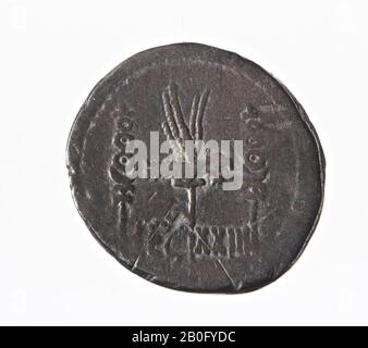 Classical antiquity, coin, denarius, Marcus Antonius, metal, silver, Diam., 18 mm, wt., 3.30 g, Roman BC 32-31 Stock Photo