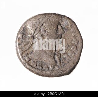 coin, tetradrachm, Hadrian, Vz: Hadrianusbust r., Drapery, crescent moon, AUT KAI TRAI ADRIA SEB, Kz: standing Dikaiosyne l., LE (year 5), coin, tetradrachm, Hadrian, metal, trillion, Diam . 22 mm, wt. 14.29 gr, Greco-Roman Period, Roman imperial time 120-121, Egypt Stock Photo