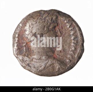 coin, tetradrachm, Hadrian, Vz: Hadrianusbust r., Drapery, kuras, AUT KAI TRAI ADRIA SEB, Kz: Helius bustle, L ID (year 14), coin, tetradrachm, Hadrian, metal, trillion, Diam . 24 mm, wt. 12.09 gr, Greco-Roman Period, Roman imperial period 129-130, Egypt Stock Photo