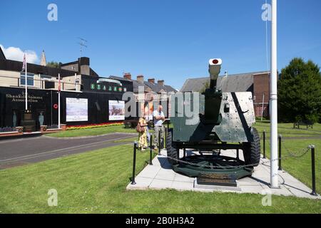 14.07.2019, Belfast, Northern Ireland, Great Britain - Memorial to Ulster units of the British Army in World War I, Shankill Road, Protestant part of Stock Photo