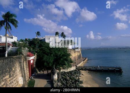 San Juan Puerto Rico Overview of Isla Verde Beach Stock Photo - Alamy