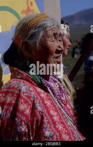 RUSSIA, MAGADAN REGION, CHUKOTSKIY, CHAPLINO, HUNTER'S FESTIVAL, PORTRAIT OF TATTOOED INUIT WOMAN Stock Photo