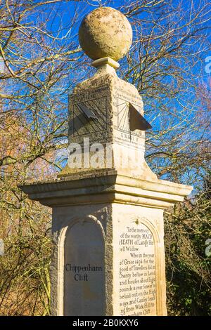 Old memorial to the memory of benefactor Maud Heath whose bequest funded a causeway across the River Avon and adjacent flood plains to preserve pedies Stock Photo