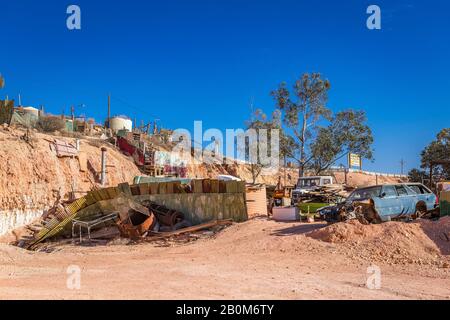 Car junkyard in Coober Pedy, South Australia Stock Photo