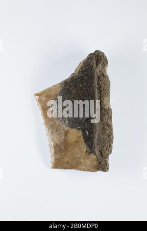 Sickle Insert, New Kingdom, Ramesside, Dynasty 19–20, ca. 1186–1070 B.C., From Egypt, Memphite Region, Lisht North, Cemetery, 1908–10, Flint, adhesive (lime plaster ?), L. 6.6 × W. 5.4 × Th. 1.8 cm, Wt. 72.4g (2 9/16 × 2 1/8 × 11/16 in., 2.554oz Stock Photo