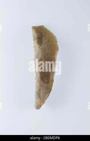 Sickle Insert, New Kingdom, Ramesside, Dynasty 19–20, ca. 1186–1070 B.C., From Egypt, Memphite Region, Lisht North, Cemetery, 1908–10, Flint, adhesive (lime plaster ?), L. 7.2 ×W. 2.1 × Th. 0.7 cm, Wt. 10.3g (2 13/16 × 13/16 × 1/4 in., 0.363oz Stock Photo