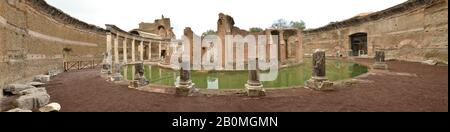 Villa Adriana -Hadrian's Villa - Tivoli ( Teatro Marittimo - Theatre), UNESCO World Heritage Site - Lazio, Italy, Europe Stock Photo