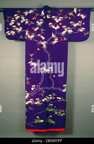 Swallows in tree Stock Photo - Alamy