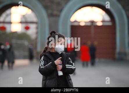 Jiangsu, Jiangsu, China. 21st Feb, 2020. Jiangsu, CHINA-On February 20, 2020, in Nanjing, Jiangsu province, some residents came to Xuanwu lake park to get close to nature and enjoy the beautiful spring scenery. Credit: SIPA Asia/ZUMA Wire/Alamy Live News Stock Photo