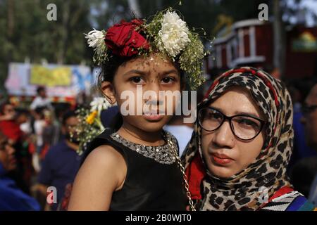 February 21, 2020, Dhaka, Bangladesh: A child with her mother poses for a photo at the Ekushey book fair in Suhrawardy Udyan. (Credit Image: © MD Mehedi Hasan/ZUMA Wire) Stock Photo