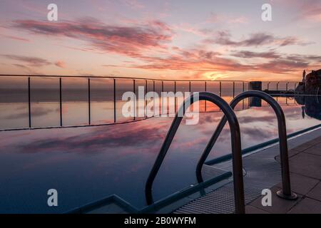 Infinity pool, Hotel Gloria Palace Amadores, Gran Canaria, Spain Stock Photo