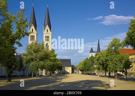 Cathedral square with St. Stephen's Cathedral and St. Sixtus, Halberstadt, Saxony-Anhalt, Germany, Stock Photo