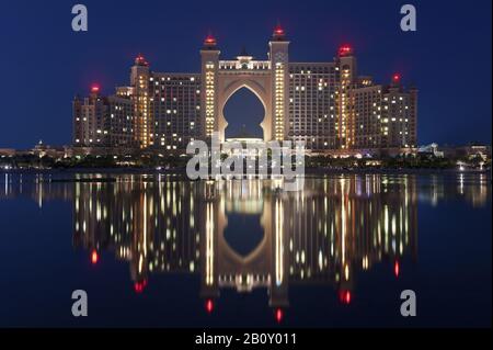 Atlantis Hotel on The Palm, Jumeirah, Dubai, United Arab Emirates, Stock Photo