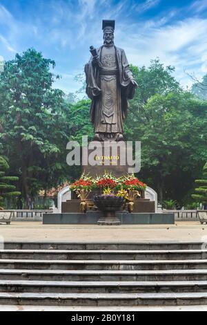 The Ly Thai To Statue in Indira Ghandi Park in Hanoi, vietnam, Asia. Stock Photo