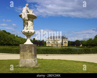 Palace with vase in the Großer Garten, Dresden, Saxony, Germany, Stock Photo