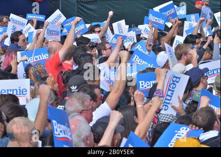 Democratic presidential candidate, Sen. Bernie Sanders, I-Vt., speaks ...