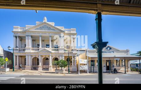 heritage-listed former Australian Bank of Commerce building in classical revival style, at Mosman Street, Charters Towers, Charters Towers Region, Que Stock Photo