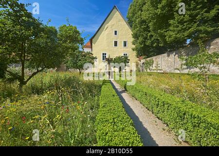 Monastery and herb garden at the Reichsstadtmuseum in Rothenburg ob der Tauber, Bavaria, Germany Stock Photo