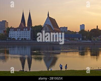 City view over the Oder with concert hall 'C. Ph. E. Bach' and Friedenskirche, Frankfurt (Oder), Brandenburg, Germany Stock Photo