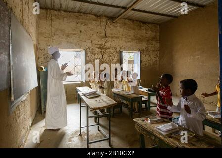 Children of a school in central Sahara, Sudan Stock Photo