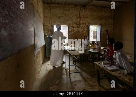 Children of a school in central Sahara, Sudan Stock Photo