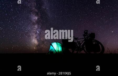 Camping under the stars in the Gobi Desert, Mongolia Stock Photo