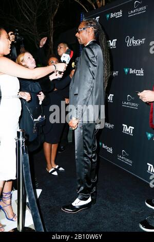 Snoop Dogg walking the red carpet at Floyd Mayweather's 43rd Birthday Celebration held at Sunset Eden on February 21, 2020 in Los Angeles, California USA (Photo by Parisa Afsahi/Sipa USA) Stock Photo