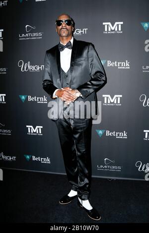 Snoop Dogg walking the red carpet at Floyd Mayweather's 43rd Birthday Celebration held at Sunset Eden on February 21, 2020 in Los Angeles, California USA (Photo by Parisa Afsahi/Sipa USA) Stock Photo