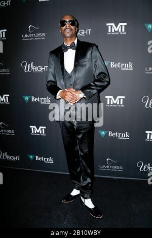 Snoop Dogg walking the red carpet at Floyd Mayweather's 43rd Birthday Celebration held at Sunset Eden on February 21, 2020 in Los Angeles, California USA (Photo by Parisa Afsahi/Sipa USA) Stock Photo