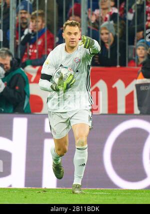 Munich, Germany. 21st Feb, 2020. Football Munich - Paderborn, Munich Feb 21, 2020. Manuel NEUER, FCB 1 FC BAYERN MUNICH - SC PADERBORN 07 3-2 - DFL REGULATIONS PROHIBIT ANY USE OF PHOTOGRAPHS as IMAGE SEQUENCES and/or QUASI-VIDEO - 1.German Soccer League, Munich, February 21, 2020. Season 2019/2020, match day 23, FCB, München Credit: Peter Schatz/Alamy Live News Stock Photo