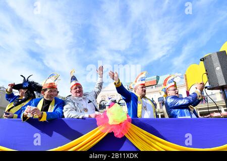 Vienna, Austria. 22nd Feb, 2020.  This year, carnival parades from all over the country will once again meet at the largest carnival parade in Eastern Austria in the Vienna Prater (Wiener Prater). Credit: Franz Perc / Alamy Live News Stock Photo