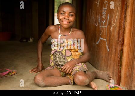 The life of the Bayaka Pygmies in the equatorial rainforest, Central African Republic, Africa Stock Photo