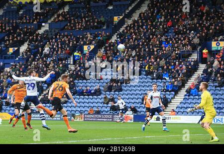 Deepdale Stadium, Preston, Lancashire, UK. 22nd Feb, 2020. English Championship Football, Preston North End versus Hull City; Tom Barkhuizen of Preston North End sees his header saved by Hull City goalkeeper George Long Credit: Action Plus Sports/Alamy Live News Stock Photo