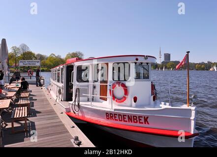 Alster lake ship BREDENBEK docking at the ATLANTIC landing,Outer Alster,Outer Alster lake,Hamburg,Germany,Europe Stock Photo