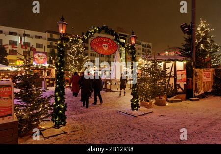 Legendary Christmas market 'Santa Pauli' on the Reeperbahn,St. Pauli,Hanseatic city Hamburg,Germany,Europe Stock Photo