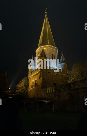 Historic Drogenaps city gate tower in Zutphen at night Stock Photo