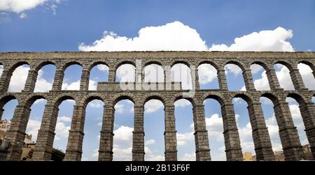 Roman aqueduct of Segovia. Castilla La Mancha, Spain Stock Photo